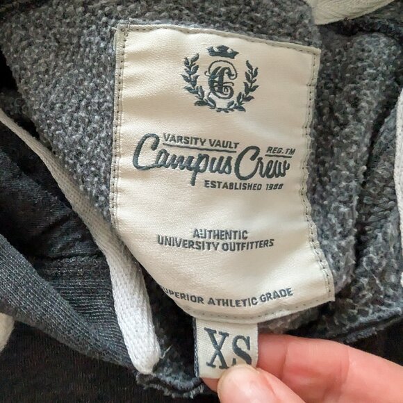 3/$30 Quality Muskoka sweater - Picture 6 of 7